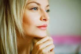 NON-INVASIVE MICRO TREATMENTS AS FACELIFT ALTERNATIVES FOR THOSE IN THEIR  EARLY 40S