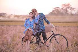 Anggunnya kahiyang ayu dalam busana pengantin jawa klasik. Ide Populer Untuk Prewedding Di Sawah Adat Sunda Gallery Pre Wedding