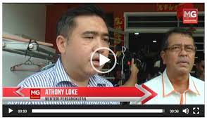 Lebih memilukan, ibunya dikatakan meninggal dunia dalam keadaan hamil lima bulan pada isnin lalu diikuti oleh bapanya yang meninggal dunia. Hapus Kenderaan Usia Lebih 10 Tahun Kata Menteri Mysyiok Tv