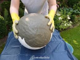 Gartenbuddelei Heute Wird S Kreativ Betonkugel Selbstgemacht Verlosung Betonkugeln Gartendeko Selbstgemacht Gartenbuddelei