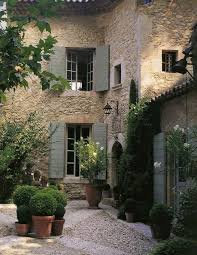 15 Magnifiques Maisons En Pierre Au Charme Fou Maison En Pierre Entree Maison Campagne Et Decorations De Jardin De La Campagne