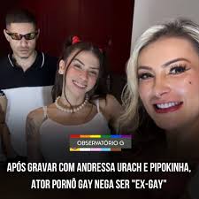 Observatório G على X: O ator pornô gay Bruno ZL negou que que tenha  “deixado de ser gay” após gravar um vídeo pornô grupal com Andressa Urach e  MC Pipokinha. t.coN7AnlWhohD 