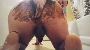 Guy Stuffing Shit In His Asshole - ThisVid.com