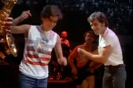 With dancing in the dark bruce springsteen won his first grammy award for best rock vocal performance in 1985. Springsteen Dances In The Dark With Courteney Cox June 29 1984