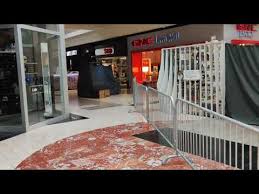 Shoppers can also enjoy several eateries. What Time Does Washington Square Mall Open