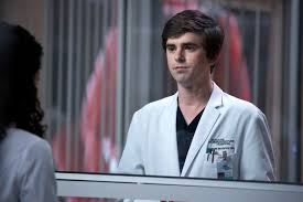 A la tête du prestigieux hôpital bonaventure de san josé, le dr aaron glassman a recruté son protégé, shaun murphy, un jeune chirurgien surdoué atteint du syndrome d'asperger. Good Doctor Boss Responds To Shock Character Return In Season 4