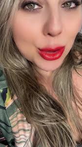 Os vídeos de Elaine Menuzzo (@lanynha359) com som original