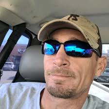 Where to find a hood for a 2009 fortwo?