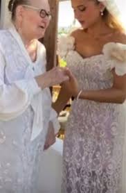 شكرا ليكى يا نانسى على تهنئتك وإذا كان في حفل الزفاف ستكونين من ضمن المدعوين، لأنني من جمهورك. Lnv65 Bse R2gm