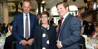 Zuvor hatte er sich auch bei seiner rede auf dem nominierungsparteitag im hochsauerlandkreis ähnlich geäußert. Dusseldorf Akk Und Friedrich Merz Treffen Im Standehaus Express De