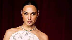 Woman nearly bitten by tiger after hopping fence at zoo, sticking her hand  in pen