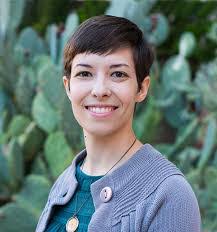 Jennifer Fewell's Instagram, Twitter & Facebook