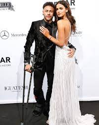Atriz é esperada no agito que reunirá todo o elenco da novela para assistir junto ao primeiro capítulo da trama. Neymar Girlfriend Who Is Bruna Marquezine Did Brazil Striker Propose To Her Celebrity News Showbiz Tv Express Co Uk