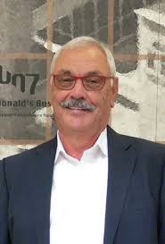 31MEHR DURCH TEILEN. BEZIEHUNGSWEISE. ZEITREISE.