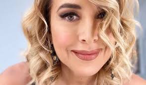 Giò in the 1999 italian comedy film tutti gli uomini del deficiente and in the series la dottoressa giò. Domenica Live Ospiti Di Barbara D Urso Sergio Muniz E Maria La Rosa