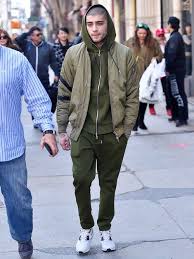 Zayn Malik Masters The New Neutral Every Guy Should Be Wearing Track Suit Men Zayn Malik Style Mens Outfits