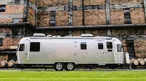 More travelers than ever are looking to minimize their footprint and maximize their versatility, and manufacturers are jumping to meet their. 13 Amazing Rvs With Extra High Ceilings With Pictures