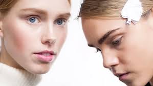 7 loại kem nền dành riêng cho quý cô tuổi 30