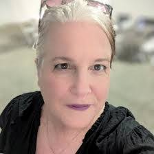 Deirdre Mcmanus's Instagram, Twitter & Facebook