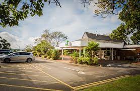 The holiday inn reading south offers excellent access to the region's major roads and is only minutes away from reading's major business parks. Covid 19 Safe Hotel In Reading Holiday Inn Reading South M4 Jct 11