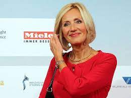 Petra gerster freut sich auf mehr zeit mit ihrem mann. Zdf Nach 22 Jahren Beliebte Moderatorin Macht Schluss Wunderweib Nachrichtensprecher Deutsche Schauspieler Tv Moderator