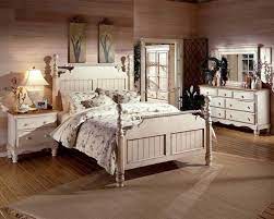 If you prefer a rustic look or a modern design, white furniture is always the perfect compliment. Antique Bedroom Furniture Styles Schlafzimmer Zimmer Schlafzimmermobel