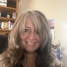 If you go to Peace River, Alberta, you will see a large statue that honours  a man named 12-Foot Davis. Who was he, and how did he get that name? Let's  learn