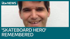 Witnesses said he was attacked as he tried to use his skateboard to defend a woman who had been stabbed. Skateboard Hero Who Confronted London Bridge Terrorists Posthumously Awarded Itv News Youtube