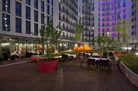 Featuring 242 rooms with views of the courtyard, this inn is set within a short ride from hackescher markt plaza. Holiday Inn Berlin Centre Alexanderplatz Berlin Germany Hotelbama