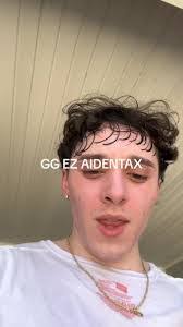 Aiden Bird's Instagram, Twitter & Facebook