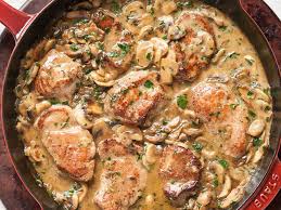 File de șalău cu sos de capere. ReÈ›eta Zilei MuÈ™chiuleÈ› De Porc Cu Sos De SmantanÄƒ Ciuperci È™i Gorgonzola Stiri Mondene