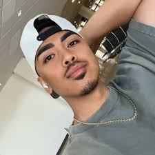 Boots n Beers Country Music Hawaii (@bootsnbeershawaii) • Instagram photos  and videos