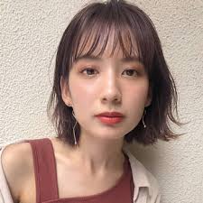 Large crowd of business people with medical face mask. å®®æ²¢ã‚Šãˆã«å­¦ã¶å¤§äººã‚·ãƒ§ãƒ¼ãƒˆ ãƒœãƒ– è‰²æ°—ã®ãƒ'ãƒ³ãƒˆã‚'é«ªåž‹ã§è§£ãæ˜Žã‹ã™ Hair
