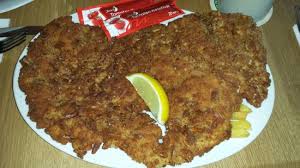 Riesen Schnitzel Top Qualitat Gruner Brauhaus Furth Reisebewertungen Tripadvisor