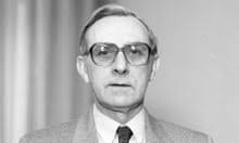 Lorna Arnold obituary