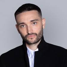 Mary Comiskey (@MBComiskey)