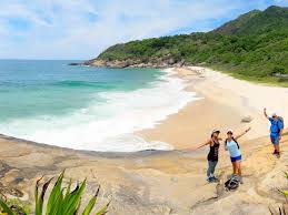 Em sua areia fofa, como você pode presumir, há uma enorme quantidade de conchinhas por toda a sua extensão. Praias Selvagens Pedra Da Lua Praia Do Perigoso Kmon Adventure