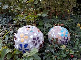 Mosaic Balls Flower Meadow Made Of Concrete Mosaik Blumen Wiese Blumen