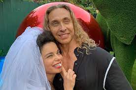 Ната́ша королёва (настоящее имя ната́лия влади́мировна порыва́й, укр. Natasha Koroleva I Tarzan Vpervye Rasskazali O Sluchivshejsya Izmene Ona Prostila Menya Potomu Chto Ya Ee Lyublyu Spletnik