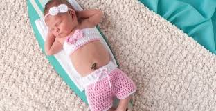 Keep the front of your baby's diaper folded down to avoid covering the stump. Baby S Umbilical Cord Stump How To Care For It It S Easy