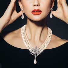 1940s Jewelry Styles And History Jewelry Popular Jewelry Jewelry Design Inspiration
