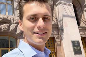 Олександр скічко став режисером львівської кіновечірки. Hto Takij Glamurnij Hlopchik Oleksandr Skichko Yak Z Nim Pov Yazanij Zelenskij Vibori Novini Ukrayini