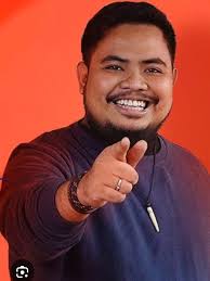 Cie,ciee..pak sentot naik jabatan,jd host sekarang...