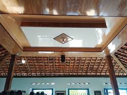 Kelebihan dari plafon rumah ini ada pada harga jualnya yang murah serta bobotnya yang ringan sehingga memudahkan dalam proses pemasangan. Harga Jasa Plafon Pvc Rumah Limas Joglo Baja Marga Wonogiri