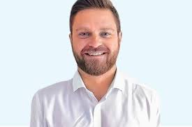 Local authorities and housing developers must work together to get more  social home development projects approved.