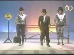 Saya scroll twitter, ramai cakap vibe raya tahun ni berbeza. Sudirman Balik Kampung Lyrics English Translation