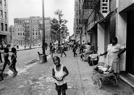 The apartment (1960), and the beauty of anamorphic black and white. 1960s New York City In 55 Dramatic Photographs
