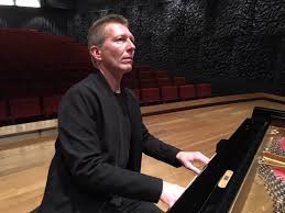 Opettaja avaa oppilailleen henkilökohtaisen suhteen musiikkiin