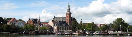 To look apaun with sexual desire or contempt. Ausbildung Studium It Software Leer