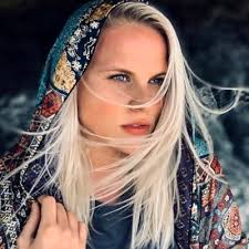 Brooke Bowe's Instagram, Twitter & Facebook